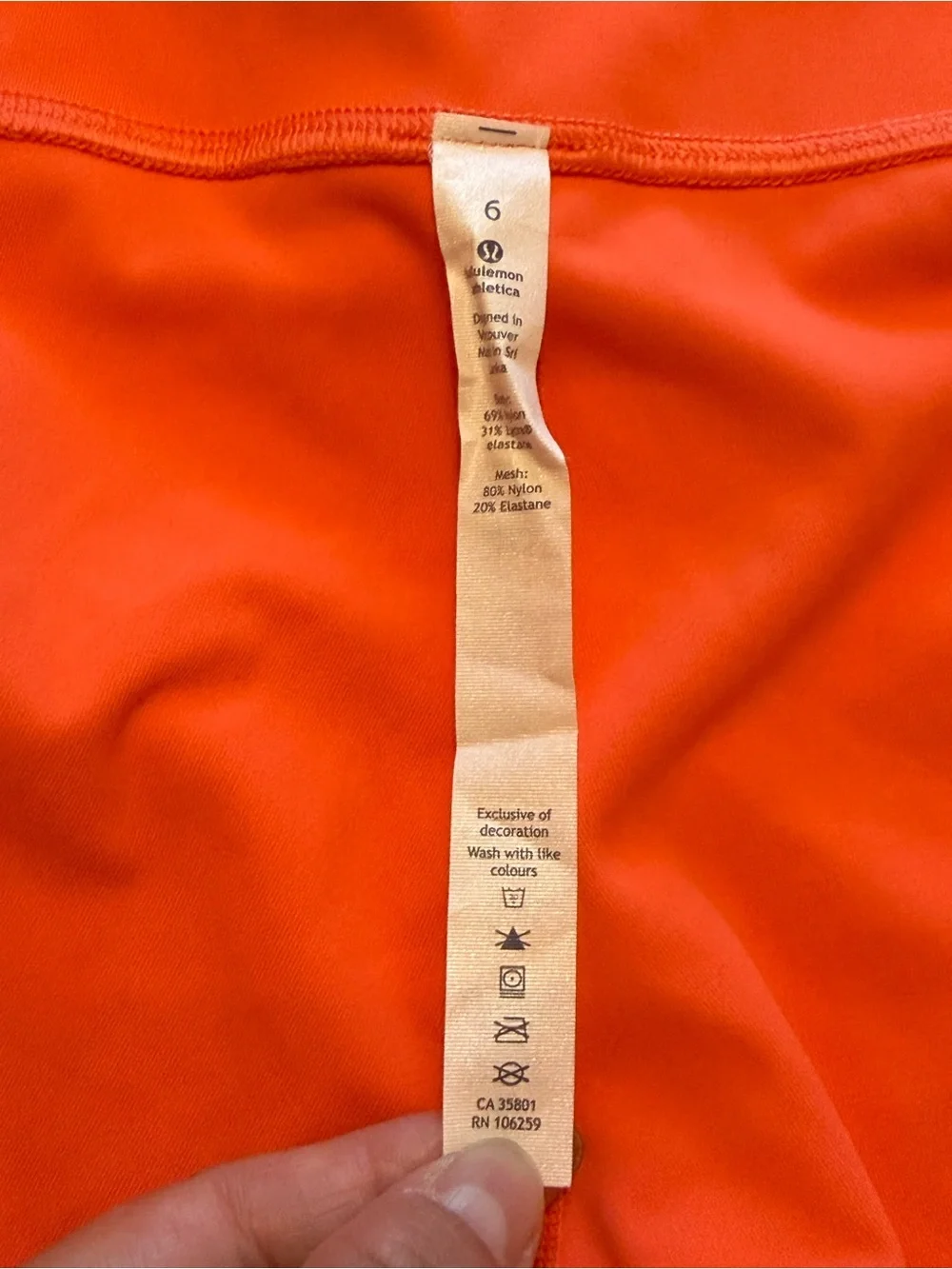 Lululemon rise and flow leggings *RARE* Size 6